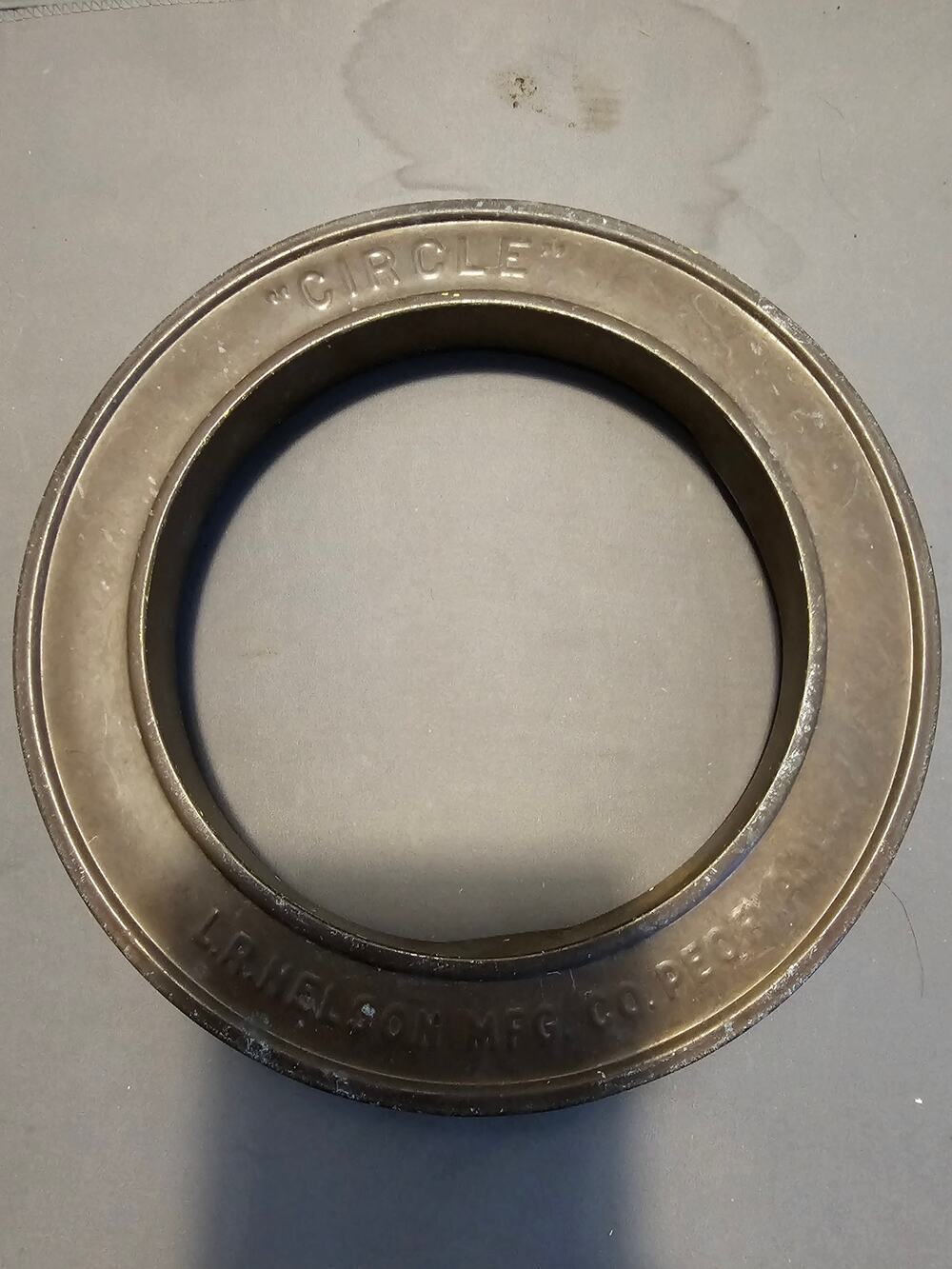 Vintage L.R. Nelson 8-1/4 in Metal "Circle" Stationary Sprinkler - used